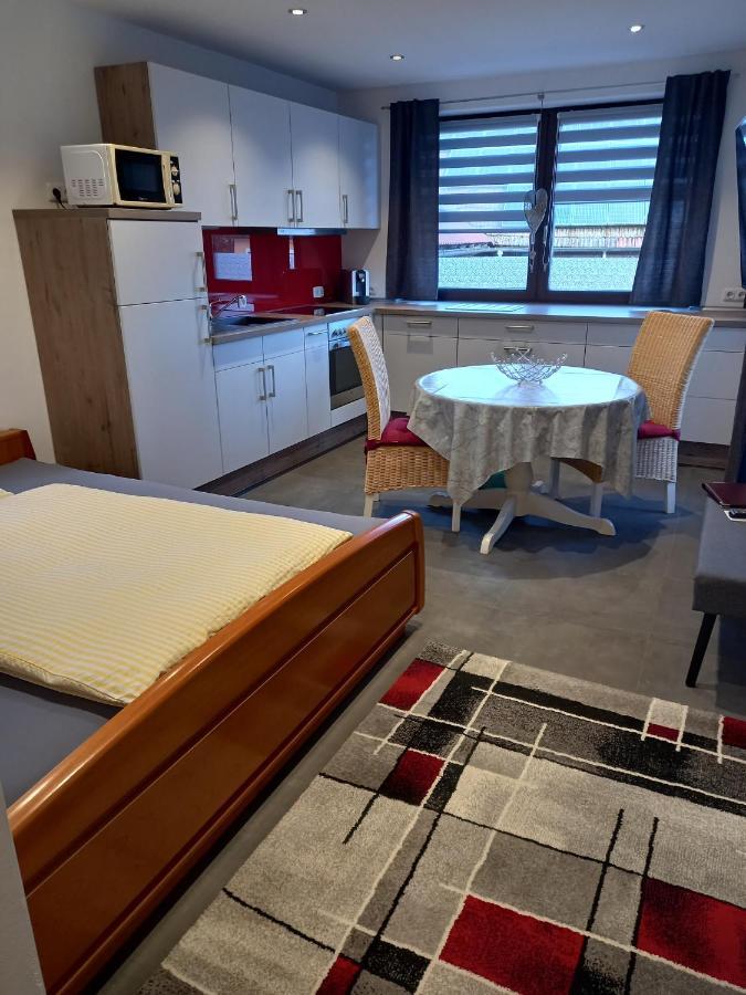 Cafe Und Pension Ringer Vilseck Экстерьер фото