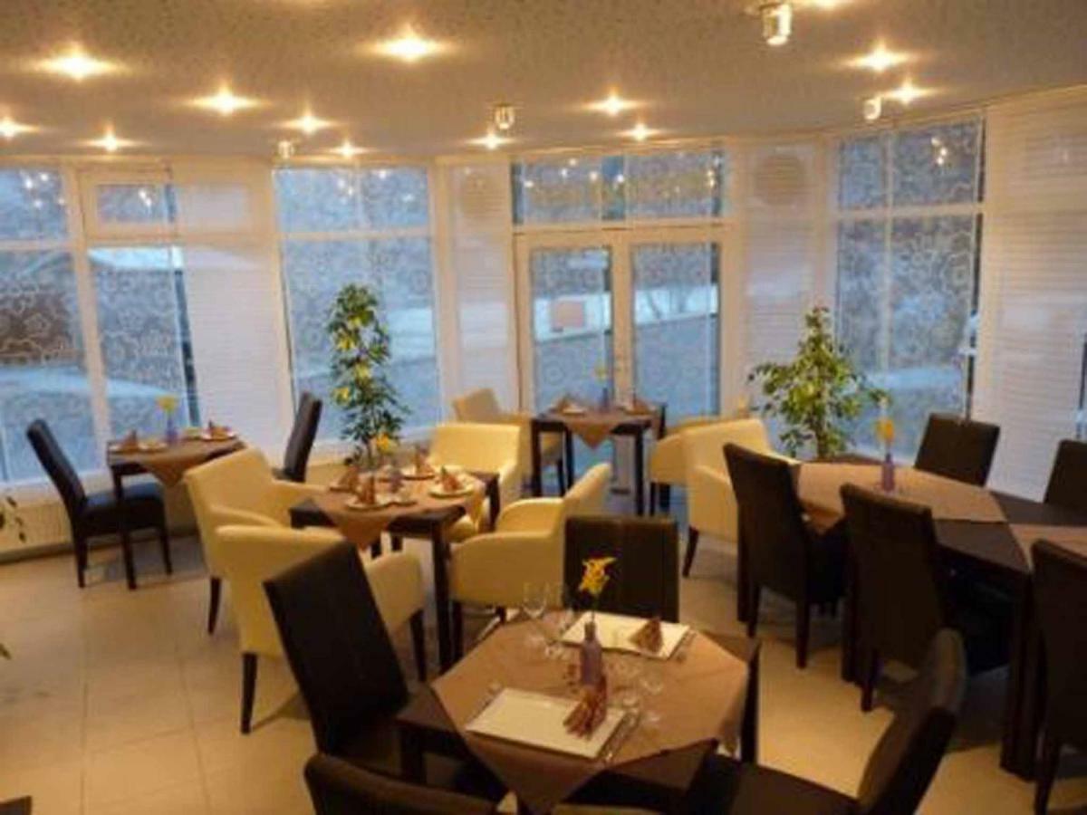 Cafe Und Pension Ringer Vilseck Экстерьер фото